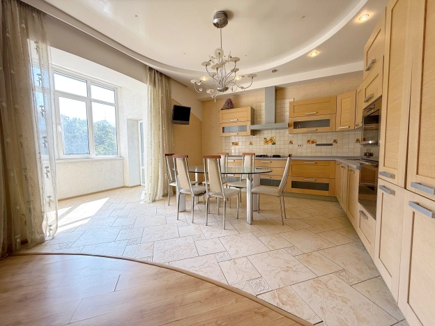 Купить четырехкомнатную квартиру в Иванове. Вариант № 1207232, 4, площадь -  квм, цена 16700000 рублей