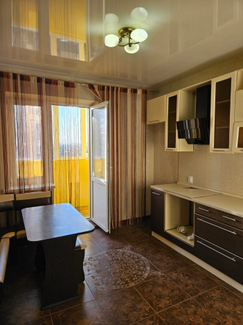 Купить однокомнатную квартиру в Микрорайоне Музыкальный в Краснодаре. Вариант № 10486202, 5, площадь -  квм, цена 5900000 рублей