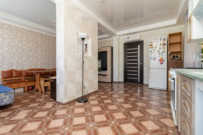 Купить дом в Омске. Вариант № 5779, 13, площадь -  квм, цена 9360000 рублей