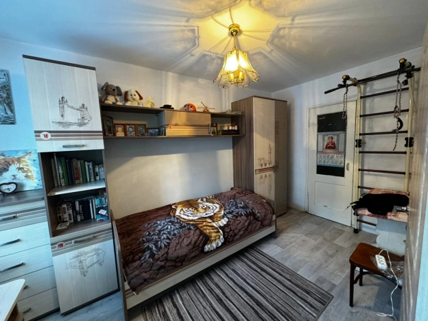 Купить двухкомнатную квартиру на улице Алексея Рыбака в Иркутской области. Вариант № 9247006, 3, площадь -  квм, цена 3150000 рублей