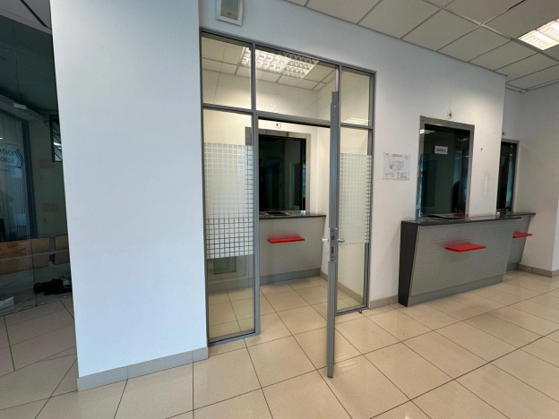 Снять коммерческую недвижимость в Ростове-на-Дону. Вариант № 8109607, 4, площадь -  квм, цена 350000 рублей