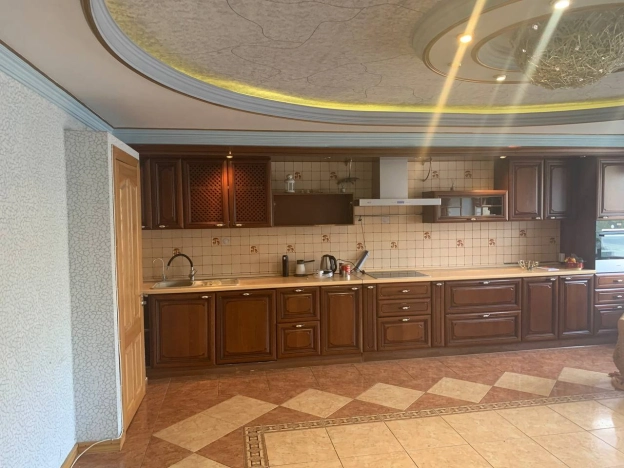 Купить четырехкомнатную квартиру в Вологде. Вариант № 3445, 1, площадь -  квм, цена 19700000 рублей