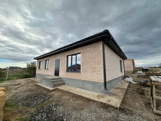 Купить дом в Элисте. Вариант № 5828549, 1, площадь -  квм, цена 7500000 рублей