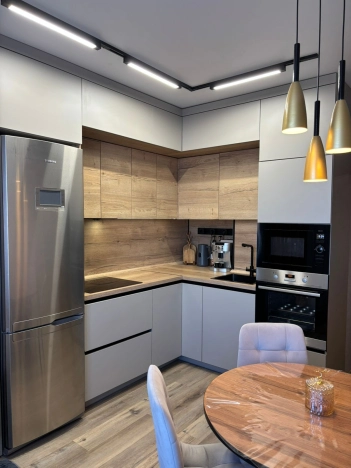 Купить двухкомнатную квартиру в Омске. Вариант № 8216756, 2, площадь -  квм, цена 10750000 рублей