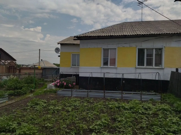 Купить трехкомнатную квартиру в Ленинске-Кузнецком. Вариант № 9994342, 4, площадь - квм, цена 2600000 рублей