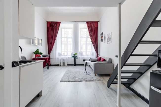 Купить Студию на вторичке на улице Радищева в Санкт-Петербурге. Вариант № 8434504, 13, площадь -  квм, цена 6400000 рублей