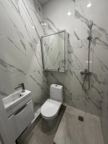 Купить двухкомнатную квартиру в районе Василеостровский в Санкт-Петербурге. Вариант № 1335589, 15, площадь -  квм, цена 15800000 рублей