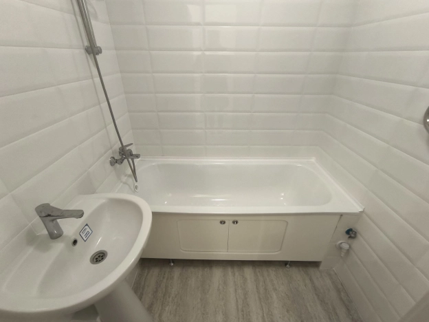 Купить трехкомнатную квартиру на вторичке в ВАО в Москве. Вариант № 3000926, 6, площадь -  квм, цена 20184000 рублей