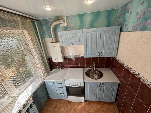 Купить четырехкомнатную квартиру в Тульской области. Вариант № 14488, 5, площадь -  квм, цена 4600000 рублей