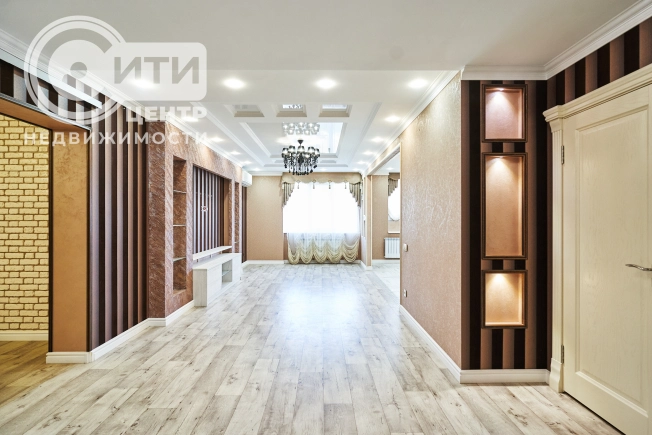 Купить четырехкомнатную квартиру в Воронеже. Вариант № 276585, 2, площадь - квм, цена 20250000 рублей