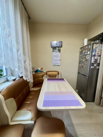 Купить трехкомнатную квартиру на улице Саларьевская в Москве. Вариант № 10597374, 2, площадь - квм, цена 19000000 рублей