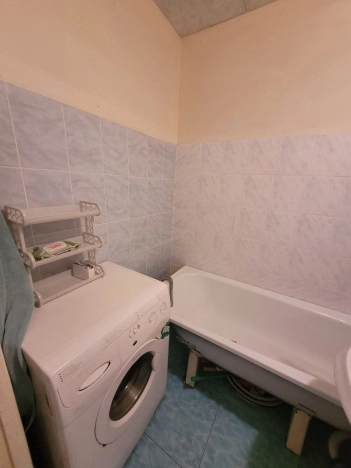 Купить трехкомнатную квартиру на улице Интернациональная в Белгородской области. Вариант № 3333502, 12, площадь -  квм, цена 4200000 рублей