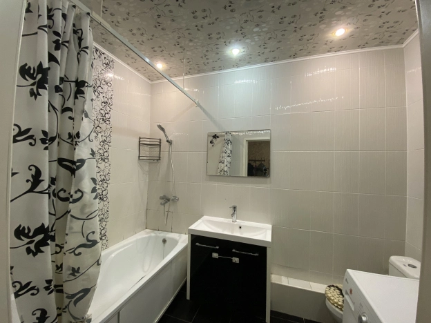 Купить однокомнатную квартиру в районе Московский в Калининграде. Вариант № 8013143, 4, площадь -  квм, цена 5200000 рублей