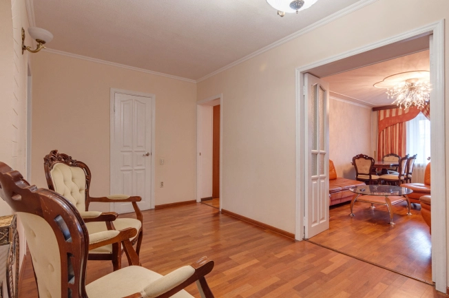 Купить квартиру в Вологодской области. Вариант № 8790858, 26, площадь -  квм, цена 12000000 рублей