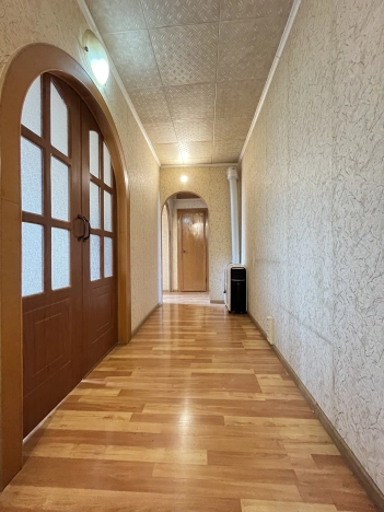 Купить трехкомнатную квартиру в Приморском крае. Вариант № 52658, 2, площадь -  квм, цена 6350000 рублей