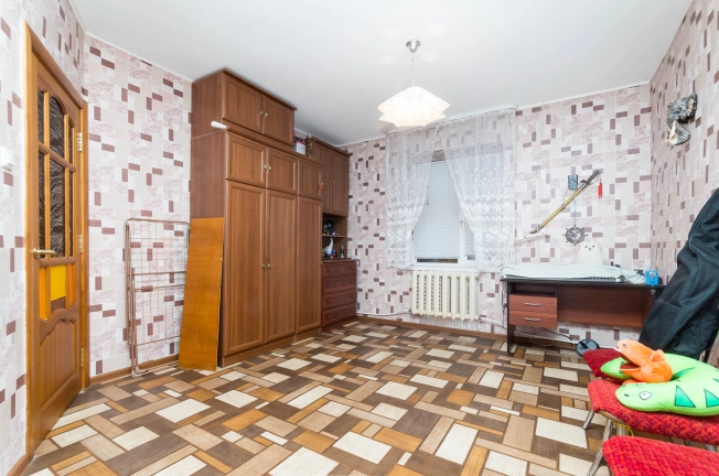 Купить дом в Микрорайоне Восточный, Тобольск в Тобольске. Вариант № 11701, 9, площадь -  квм, цена 9000000 рублей