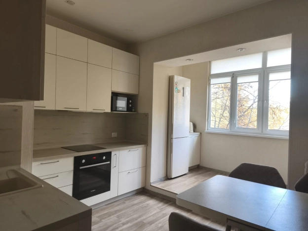 Купить однокомнатную квартиру на улице Василенко в Амурской области. Вариант № 9920027, 11, площадь -  квм, цена 6490000 рублей