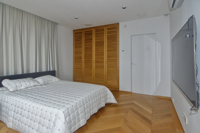 Купить пятикомнатную квартиру в районе Советский в Новосибирске. Вариант № 1506, 15, площадь - квм, цена 79900000 рублей