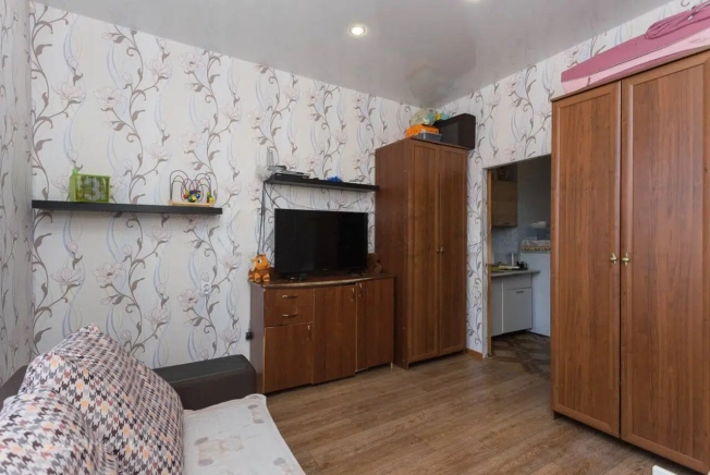 Купить комнату в Новосибирской области. Вариант № 9827605, 1, площадь - квм, цена 2200000 рублей