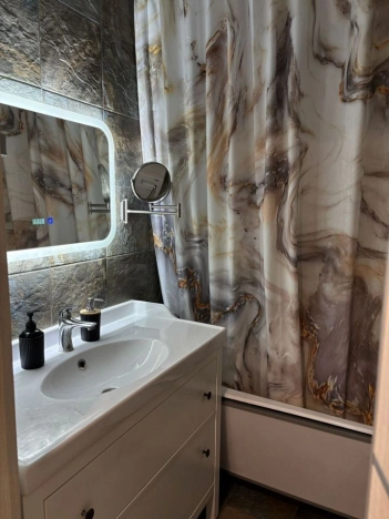 Купить двухкомнатную квартиру в районе Молжаниновский в Химках. Вариант № 9290228, 15, площадь -  квм, цена 13000000 рублей