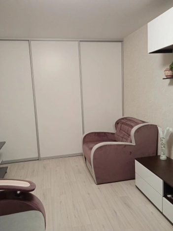 Купить однокомнатную квартиру в Новосибирске. Вариант № 8399769, 4, площадь -  квм, цена 4990000 рублей