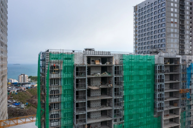 Купить двухкомнатную квартиру в новостройках на улице Океанский проспект в Владивостоке. Вариант № 4136802, 4, площадь -  квм, цена 13954550 рублей