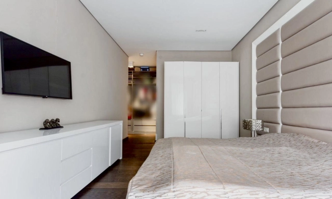 Купить двухкомнатную квартиру на вторичке в районе Центральный в Калининграде. Вариант № 7239, 13, площадь -  квм, цена 18500000 рублей