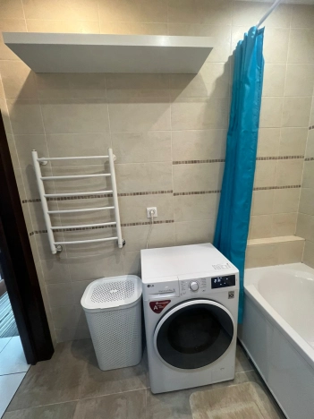 Снять квартиру на улице Виктора Гакуна в Калининграде. Вариант № 9216535, 8, площадь -  квм, цена 32000 рублей