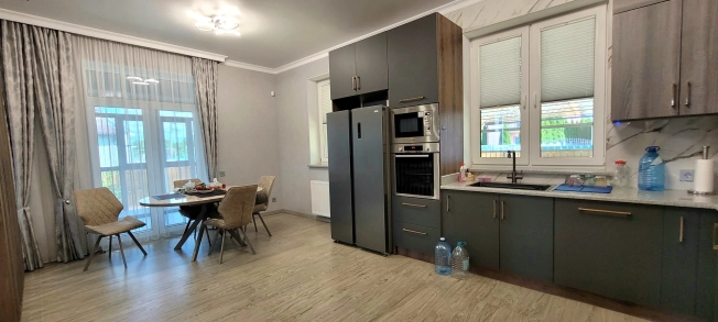 Купить дом на улице Средний переулок в Калининграде. Вариант № 55863, 3, площадь -  квм, цена 17800000 рублей