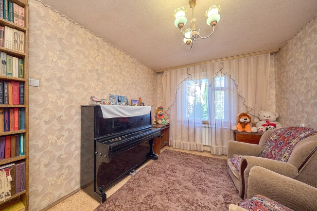 Купить трехкомнатную квартиру на улице Касимовское шоссе в Рязани. Вариант № 1161528, 4, площадь -  квм, цена 3800000 рублей