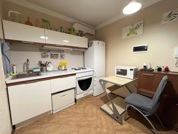 Купить двухкомнатную квартиру на улице 9 Января в Воронеже. Вариант № 13244, 2, площадь -  квм, цена 5600000 рублей