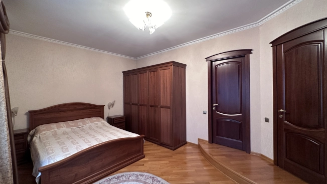 Купить квартиру в Москве. Вариант № 10619257, 21, площадь -  квм, цена 110000000 рублей