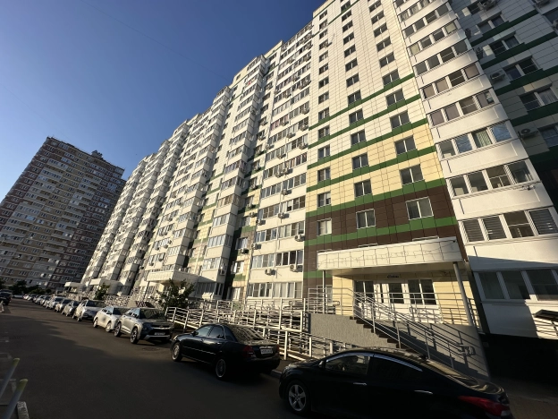 Купить однокомнатную квартиру в Краснодаре. Вариант № 41588, 18, площадь - квм, цена 4100000.0000 рублей