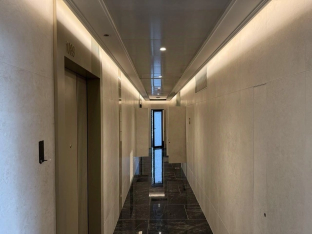 Купить квартиру в Москве. Вариант № 9936998, 8, площадь -  квм, цена 23300000 рублей