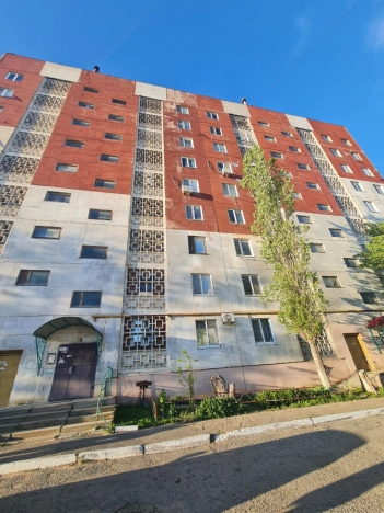 Купить трехкомнатную квартиру в Микрорайоне 8-й, Элиста в Элисте. Вариант № 6324, 12, площадь -  квм, цена 5500000 рублей