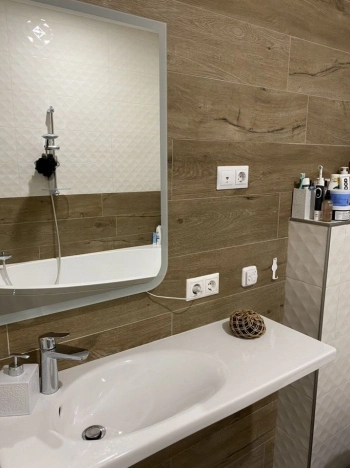 Купить трехкомнатную квартиру в Ростовской области. Вариант № 10482539, 16, площадь -  квм, цена 12500000 рублей