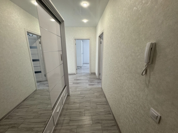 Купить трехкомнатную квартиру на улице Олега Кошевого в Калининграде. Вариант № 5921988, 27, площадь -  квм, цена 13500000 рублей