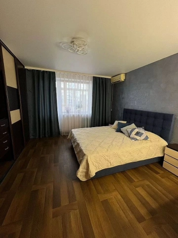 Купить четырехкомнатную квартиру в районе Кировский в Ростове-на-Дону. Вариант № 430933, 1, площадь -  квм, цена 6000000 рублей