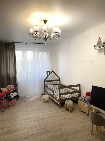 Купить двухкомнатную квартиру на улице Батумское шоссе в Краснодарском крае. Вариант № 34725, 3, площадь -  квм, цена 5450000 рублей