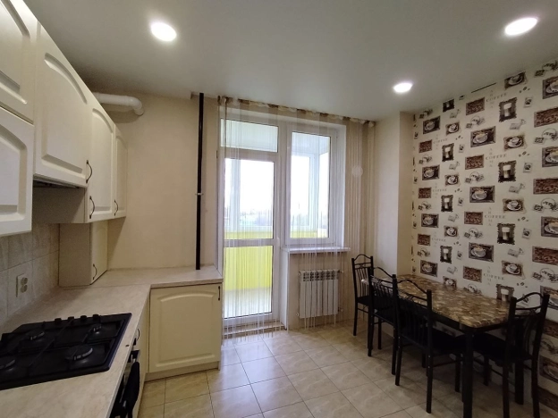 Снять квартиру в Калининграде. Вариант № 9458749, 4, площадь -  квм, цена 33000 рублей