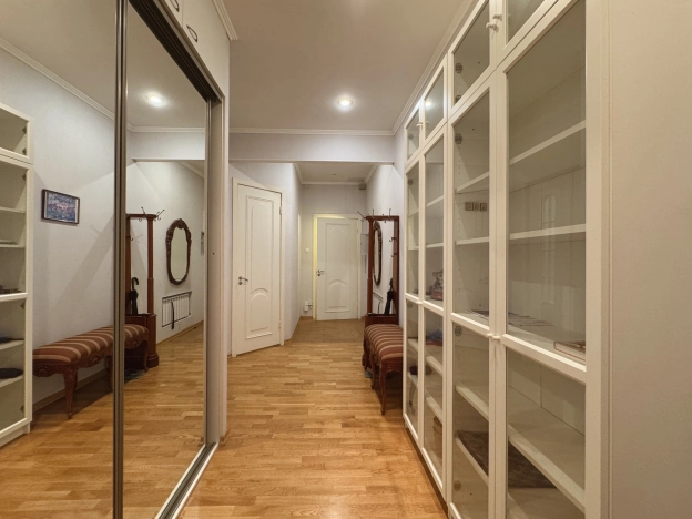 Купить двухкомнатную квартиру у метро Девяткино в Санкт-Петербурге. Вариант № 3080011, 6, площадь -  квм, цена 33490000 рублей