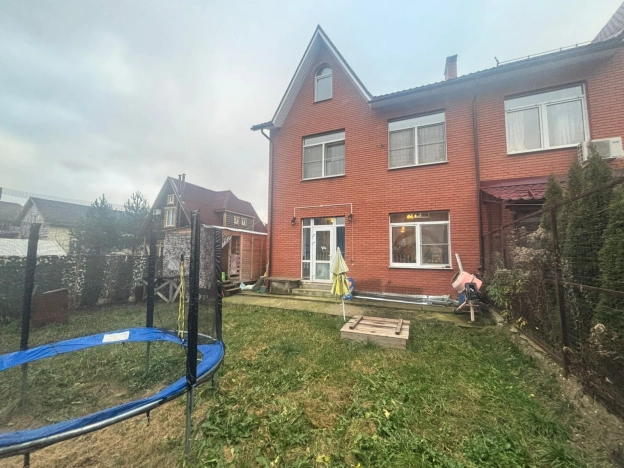 Купить дом в Москве. Вариант № 9223396, 1, площадь -  квм, цена 20000000 рублей