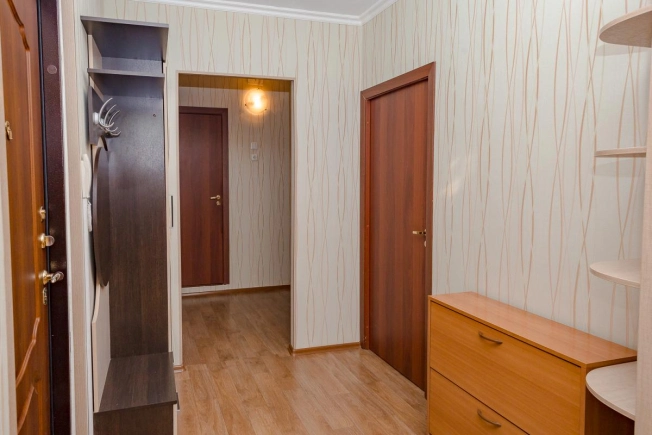 Купить двухкомнатную квартиру на вторичке на улице Гребенщикова в Новосибирске. Вариант № 8031942, 8, площадь -  квм, цена 6000000 рублей