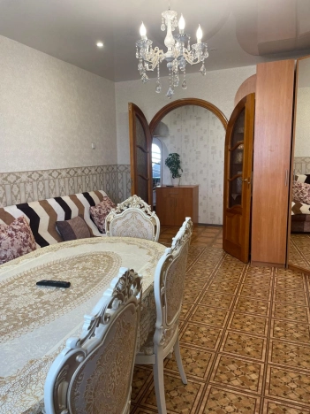 Купить трехкомнатную квартиру в районе Ленинский в Новосибирске. Вариант № 48442, 8, площадь -  квм, цена 6300000 рублей