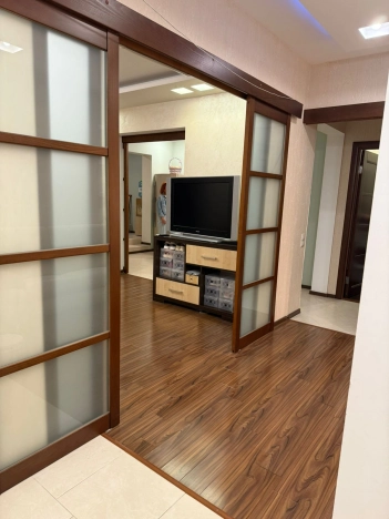 Купить двухкомнатную квартиру в Краснодарском крае. Вариант № 10412361, 9, площадь -  квм, цена 17000000 рублей