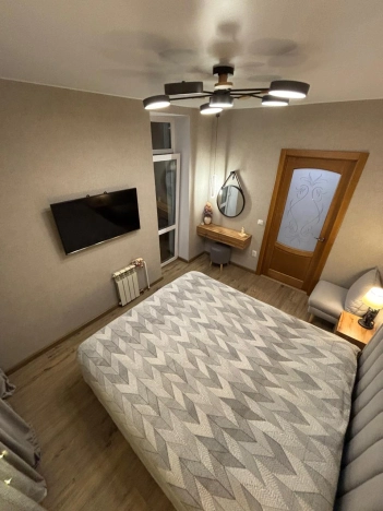 Купить двухкомнатную квартиру в Омске. Вариант № 8216756, 19, площадь -  квм, цена 10750000 рублей