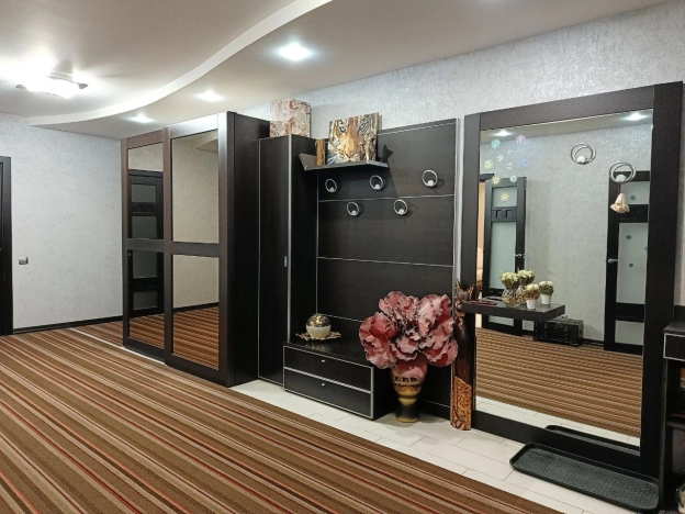 Купить трехкомнатную квартиру в Воронеже. Вариант № 9365145, 0, площадь - квм, цена 12000000 рублей