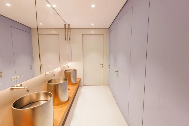 Купить квартиру в Москве. Вариант № 10341573, 38, площадь -  квм, цена 54500000 рублей