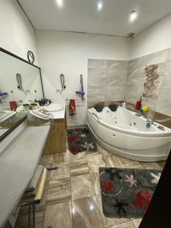 Купить дом в Микрорайоне Порт-Артур в Омске. Вариант № 2482324, 6, площадь -  квм, цена 13500000 рублей