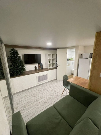 Купить квартиру на вторичке у метро Верхние Котлы в Москве. Вариант № 11010312, 6, площадь - квм, цена 9100000 рублей